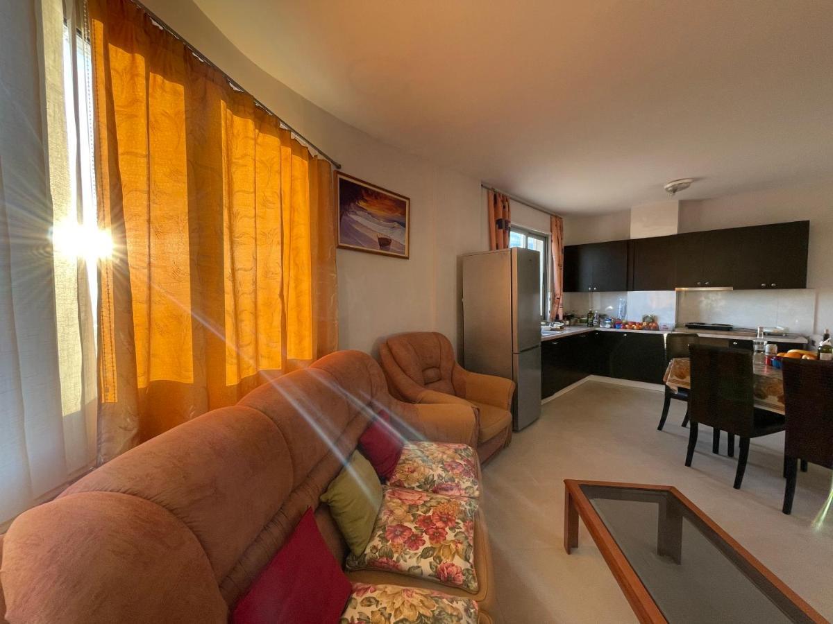 B&B - Private Rooms Тирана Екстер'єр фото